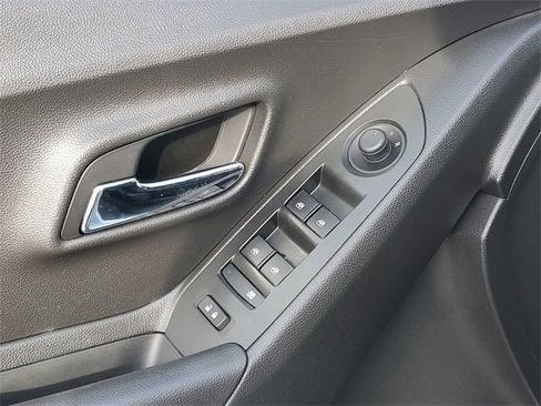 Certified 2020 Chevrolet Trax LS w/ Tint and Cruise Package image 20