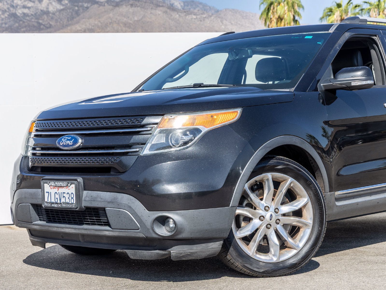 Used 2015 Ford Explorer Limited w/ Equipment Group 301A FWD image 2