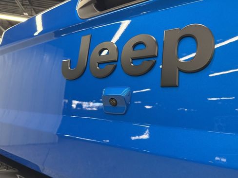 New 2026 Jeep Gladiator Sport AWD/4WD image 7