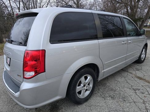 Used 2012 Dodge Grand Caravan SXT FWD image 5