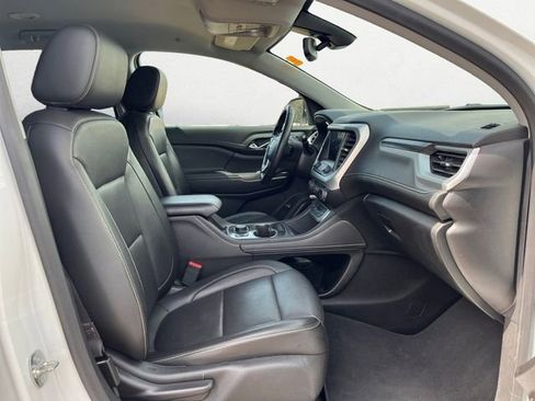 Used 2023 GMC Acadia SLT FWD image 16