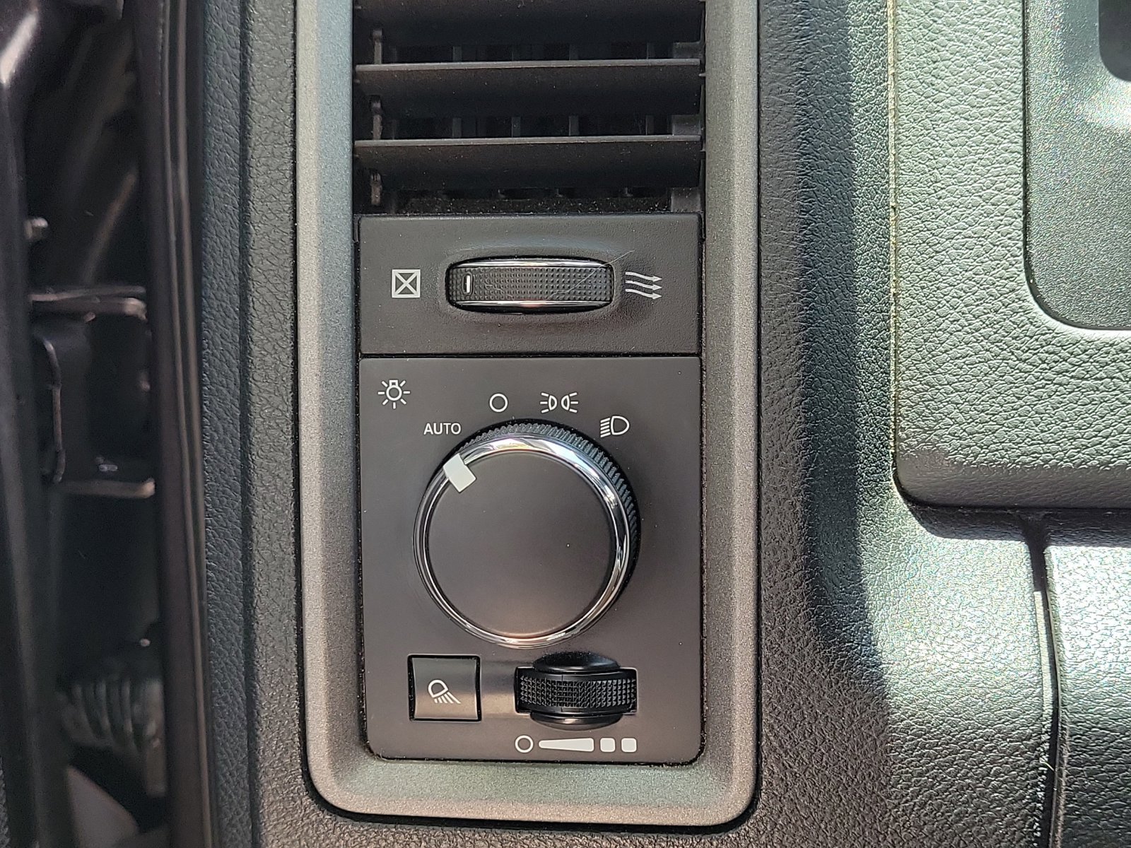 Used 2015 RAM 1500 Tradesman w/ Popular Equipment Group AWD/4WD image 11
