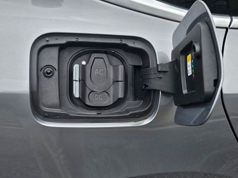 Used 2024 BMW i4 eDrive40 w/ Premium Package RWD image 29