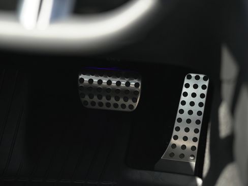 New 2025 Mercedes-Benz C 300 4MATIC Sedan image 28