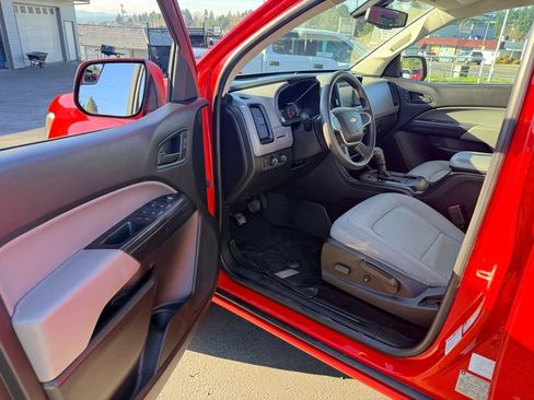 Used 2018 Chevrolet Colorado W/T image 17