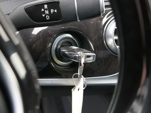 Used 2017 Mercedes-Benz S 550 Sedan image 16