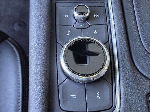 Used 2025 Cadillac XT6 Premium Luxury image 32