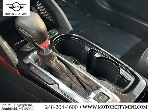 Used 2021 Chevrolet TrailBlazer RS w/ Sun and Liftgate Package AWD/4WD image 34
