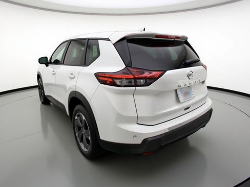 Used 2025 Nissan Rogue SV image 6
