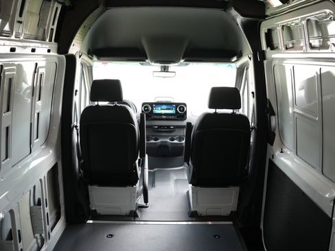 New 2025 Mercedes-Benz Sprinter 2500 image 37