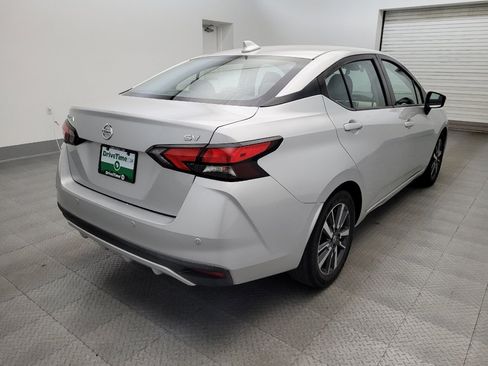 Used 2021 Nissan Versa SV FWD image 9