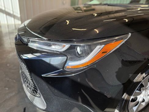 Used 2021 Toyota Corolla LE image 27