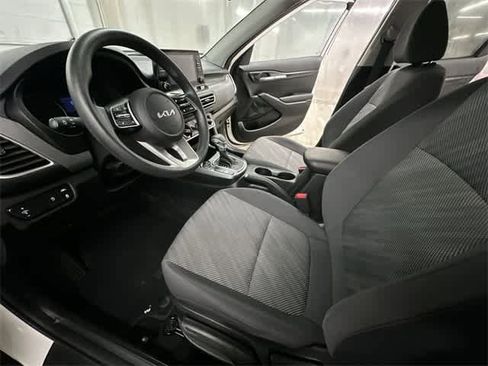 Used 2023 Kia Seltos LX image 14