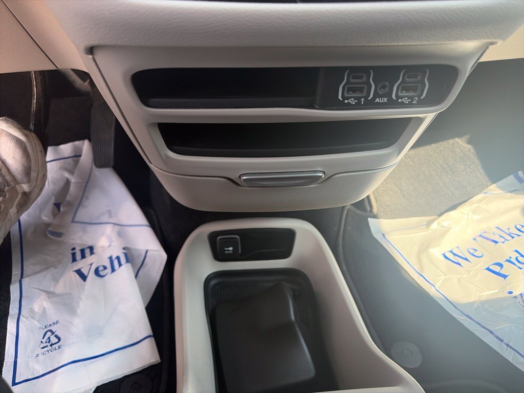 Used 2024 Chrysler Voyager LX FWD image 23