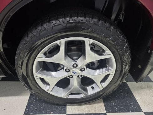 Used 2017 Subaru Forester 2.5i Touring AWD/4WD image 9