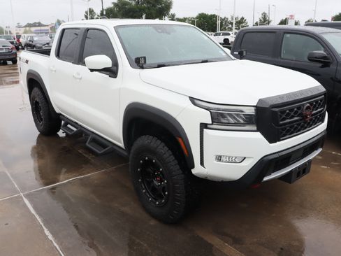 Used 2023 Nissan Frontier PRO-4X w/ Pro-4X Premium Package AWD/4WD image 2