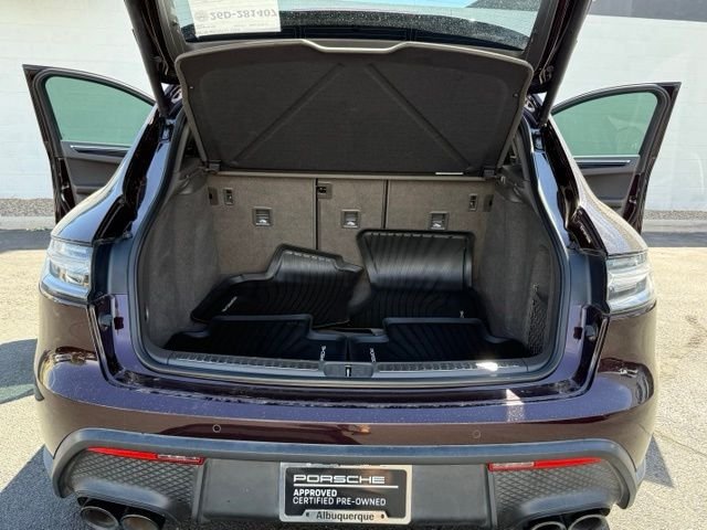 Used 2023 Porsche Macan AWD/4WD image 25