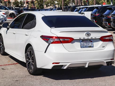 Used 2018 Toyota Camry SE FWD image 6