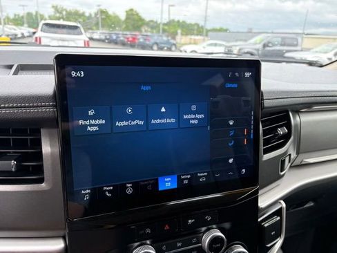 Used 2024 Ford Expedition XLT AWD/4WD image 19