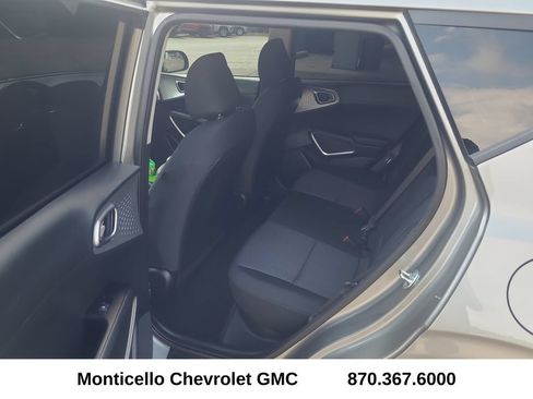 Used 2025 Kia Soul LX w/ LX Technology Package FWD image 26