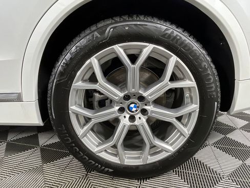 Used 2024 BMW X7 xDrive40i w/ Premium Package image 16