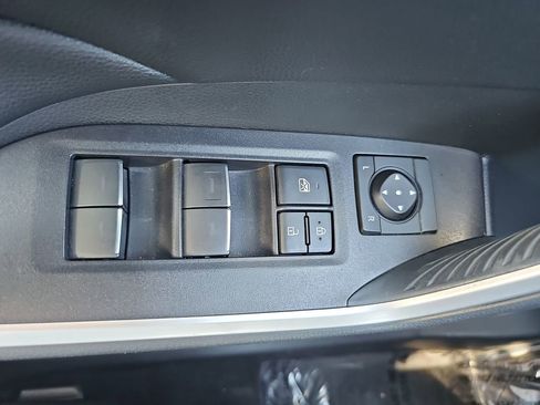 Used 2023 Toyota RAV4 XLE Premium image 34