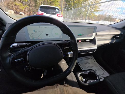 Used 2022 Land Rover Range Rover Velar S image 5