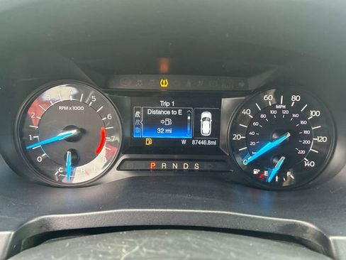Used 2017 Ford Explorer XLT AWD/4WD image 16