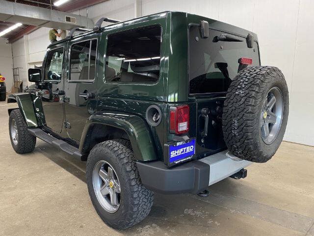 Used 2011 Jeep Wrangler Unlimited Sahara AWD/4WD image 3