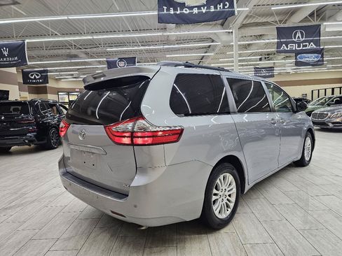 Used 2015 Toyota Sienna XLE w/ XLE Navigation Package FWD image 6