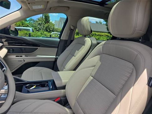 Certified 2025 Lincoln Nautilus Reserve w/ Jet Appearance Package AWD/4WD image 16