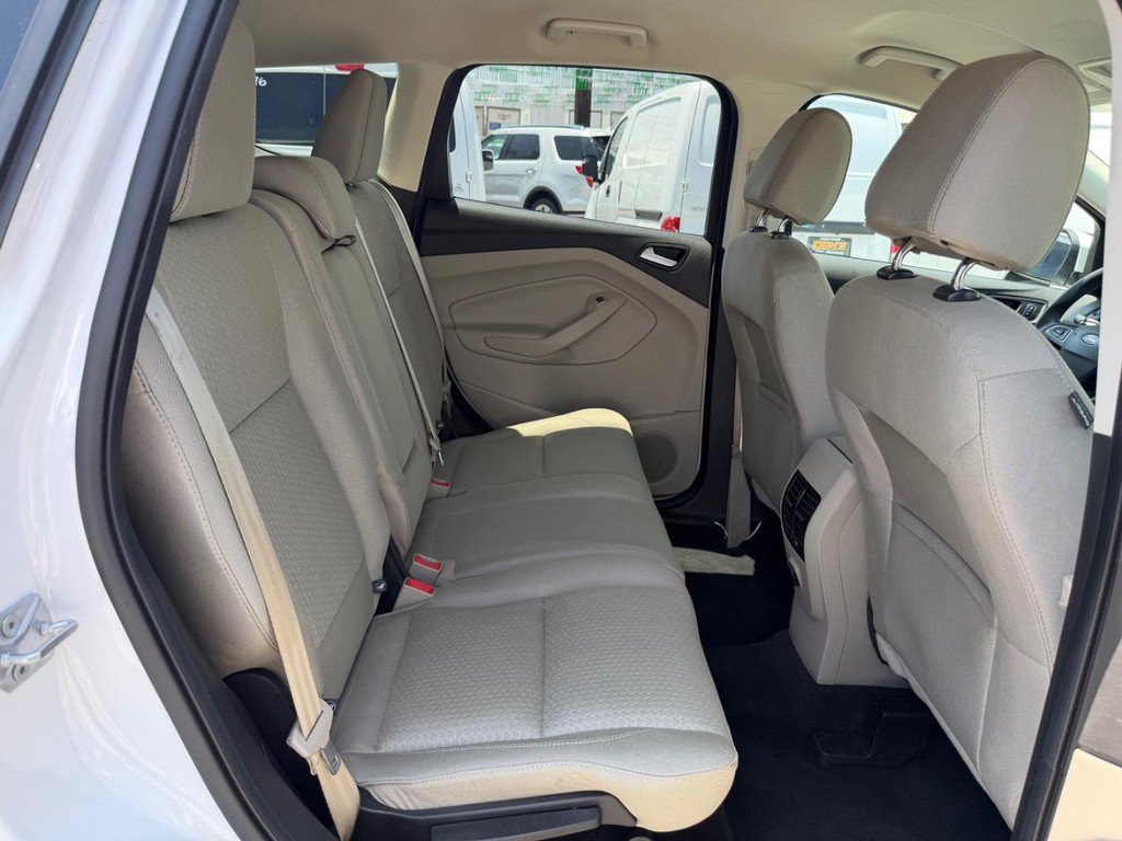 Used 2017 Ford Escape SE AWD/4WD image 32