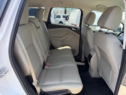 Used 2017 Ford Escape SE AWD/4WD image 32