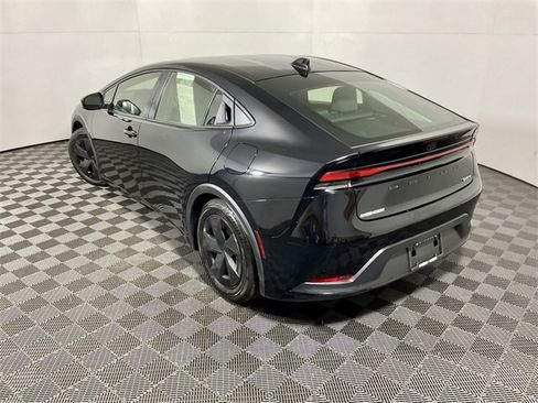 Used 2025 Toyota Prius LE image 11