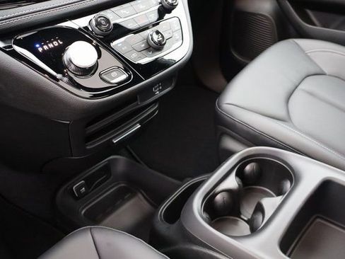 New 2026 Chrysler Pacifica Select image 24