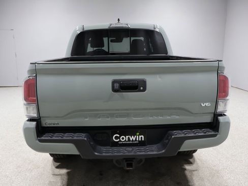 Certified 2022 Toyota Tacoma TRD Sport image 4