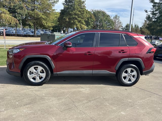 Used 2021 Toyota RAV4 XLE w/ Convenience Package FWD image 11