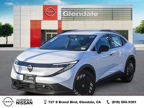 New 2026 Nissan Leaf w/ Illuminated Package FWD image 1