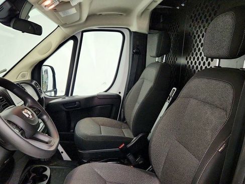 Used 2025 RAM ProMaster 2500 w/ U-Haul Equipment Group FWD image 17