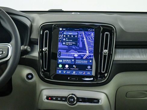 Certified 2026 Volvo XC40 B5 Ultra w/ Climate Package AWD/4WD image 14