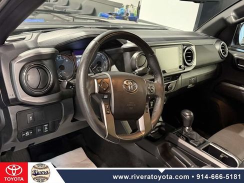 Used 2021 Toyota Tacoma TRD Off-Road AWD/4WD image 11