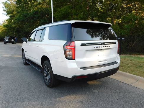 Used 2022 Chevrolet Suburban Z71 AWD/4WD image 3
