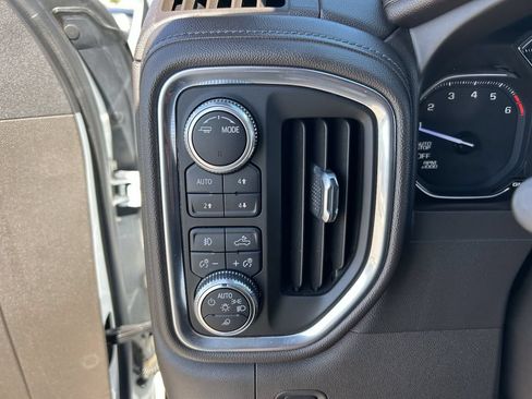 Used 2020 GMC Sierra 1500 SLT w/ SLT Premium Package AWD/4WD image 31