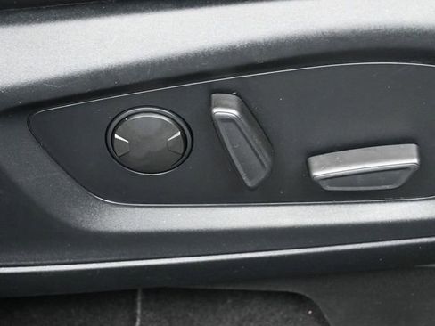 Used 2020 Ford Explorer XLT w/ Equipment Group 202A image 37