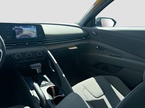New 2026 Hyundai Elantra SE image 21