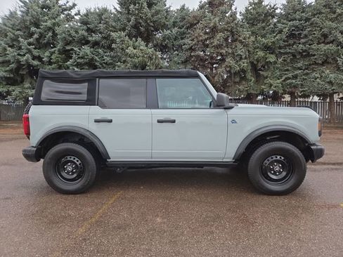 Used 2022 Ford Bronco Black Diamond image 13