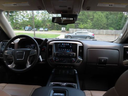Used 2018 GMC Sierra 1500 Denali AWD/4WD image 25