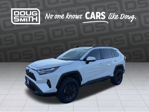Used 2022 Toyota RAV4 XLE Premium image 1