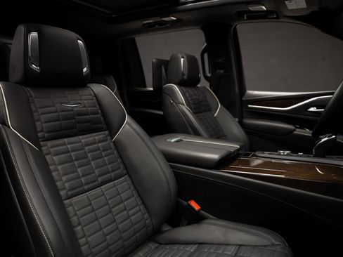Used 2024 Cadillac Escalade ESV Sport Platinum w/ LPO, ONYX Package AWD/4WD image 64