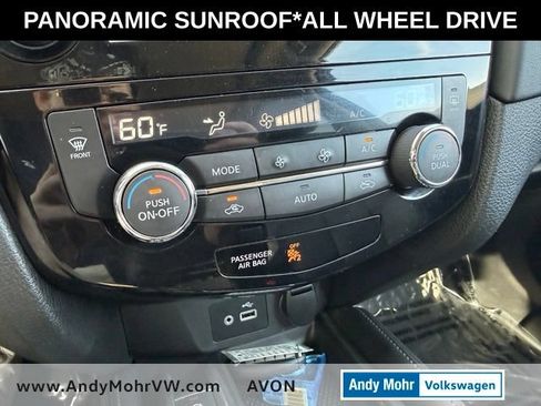 Used 2019 Nissan Rogue SL w/ Premium Package AWD/4WD image 29